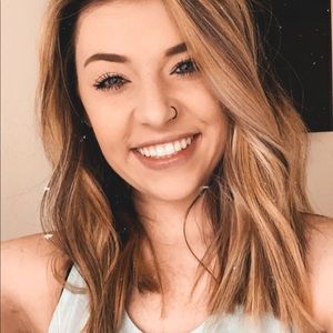 Meet your Posher, Halie